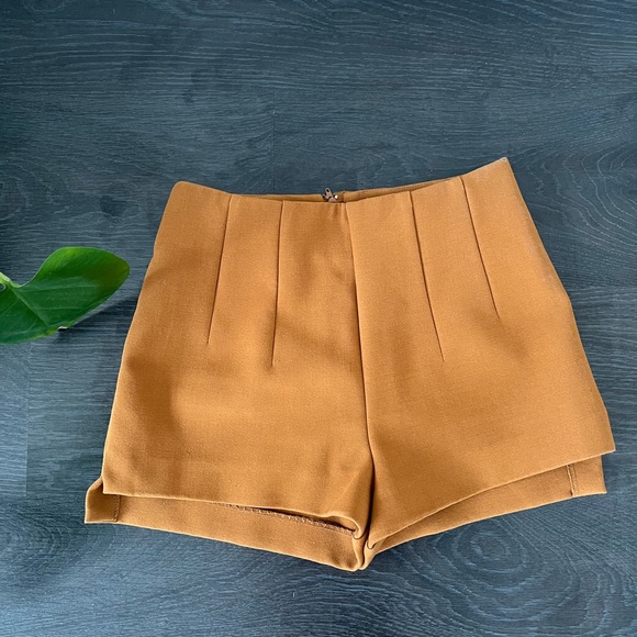 tan / camel dress shorts - Picture 2 of 3